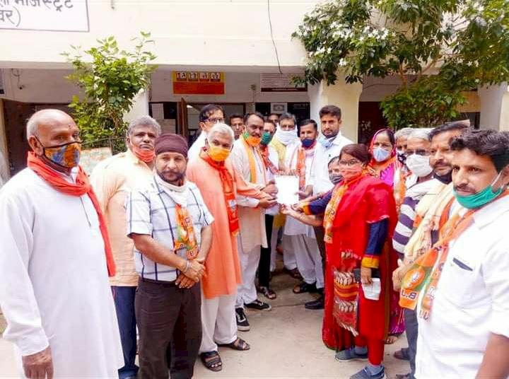 भारतीय जनता पार्टी राजगढ़ व माचाडी मण्डल द्वारा बिजली के बिलों में भारी बढ़ोत्तरी को लेकर  ज्ञापन दिया