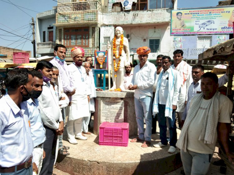 पूर्व प्रधानमंत्री पंडित लाल बहादुर शास्त्री व राष्ट्रपिता महात्मा गांधी की जयंती मनाई