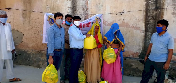 सेवा सप्ताह के तहत राशन किट वितरित किए