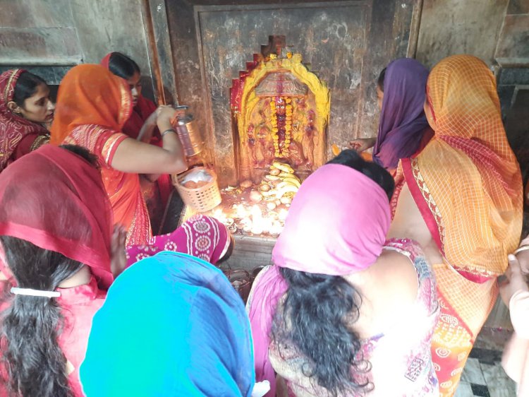 घर-घर में प्रथम दिन हुई मां शैलपुत्री की पूजा अर्चना