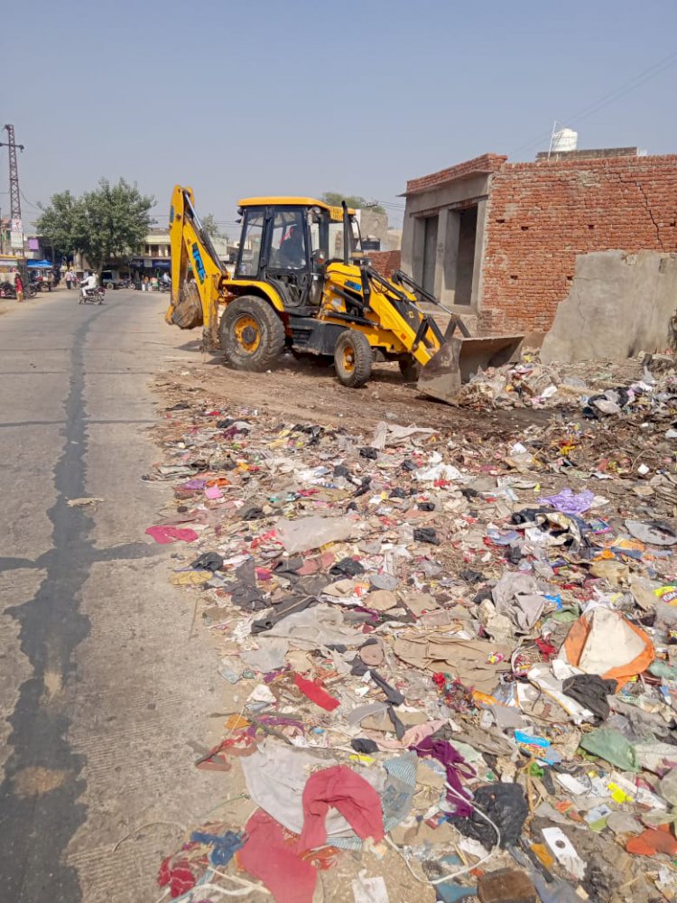 त्यौहारो को मध्यनजर रखकर  ग्राम पंचायत ने  कराई कस्बे के प्रमुख बाजारो  सहित सार्वजनिक जगहाे की सफाई,