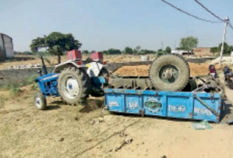 श्रद्धालुओं से भरी ट्रैक्टर ट्रॉली पलटी ,दो महिलाओं की मौत 9 घायल