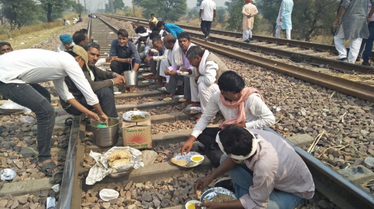 आन्दोलनकारियो को ट्रेक पर ही चाय, नाश्ता व भोजन की व्यवस्था