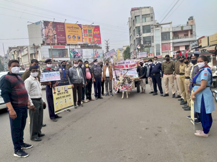 कोरोना जागरूकता के लिए निकाली गधे की शोभायात्रा