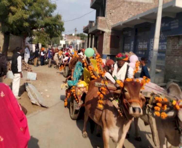 कारोई से देवीपुरी पांच बैलगाड़ियों से ले गए मायरा