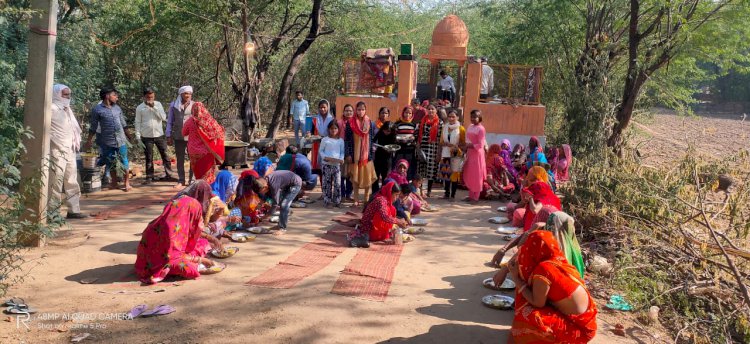 कार्तिक स्नान नहाने वाली महिलाओ बैकुंठ चतुर्दशी का पर्व मनाया, सैनी मोहल्ले के शिव मंदिर पर चला सत्संग व  भंडारे