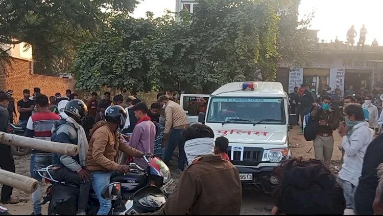 शराब के नशे में युवक चढ़ा बिजली के टावर पर, पुलिस व प्रशासन ने भारी मशक्कत के बाद उतारा  सकुशल नीचे