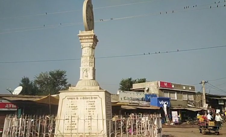 कस्बे में अज्ञात बाइक सवार युवकों ने पैदल राह चलते बात करते समय युवक का मोबाइल छीना